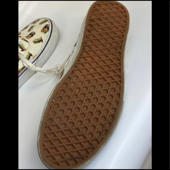 Vans pineapple skulls sneakers - Picture 2 of 3